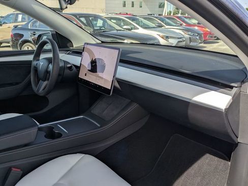 Used 2025 Tesla Model Y Long Range AWD/4WD image 31