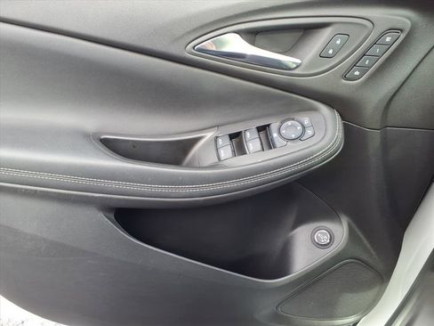 Used 2022 Buick Encore GX Essence w/ Experience Buick Package image 22