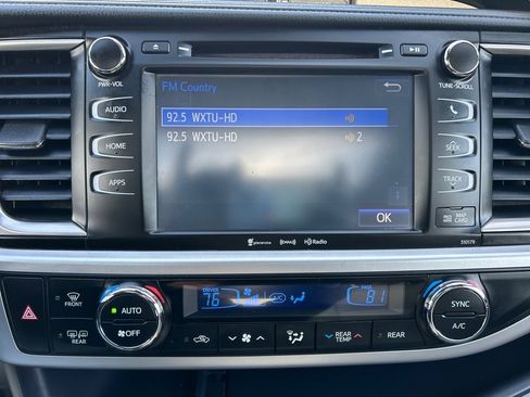 Used 2018 Toyota Highlander XLE w/ Carpet Mat Package (TMS) image 29