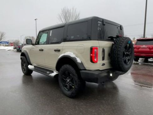 New 2025 Ford Bronco Outer Banks w/ Black Appearance Package image 4