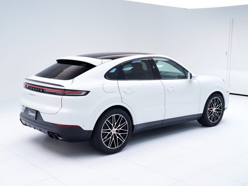New 2026 Porsche Cayenne S image 9