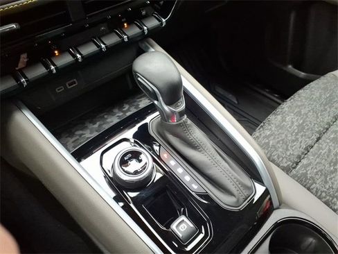 Used 2024 Chevrolet Colorado ZR2 w/ Technology Package image 15