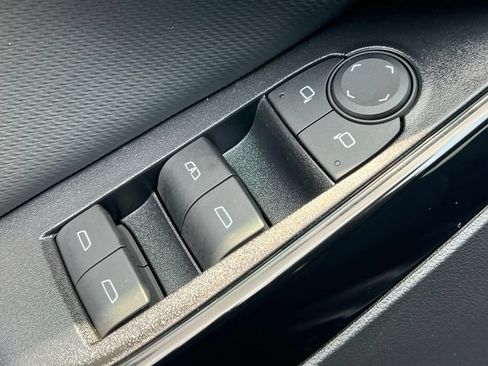 Used 2025 Chevrolet Equinox LT w/ Convenience Package II AWD/4WD image 15