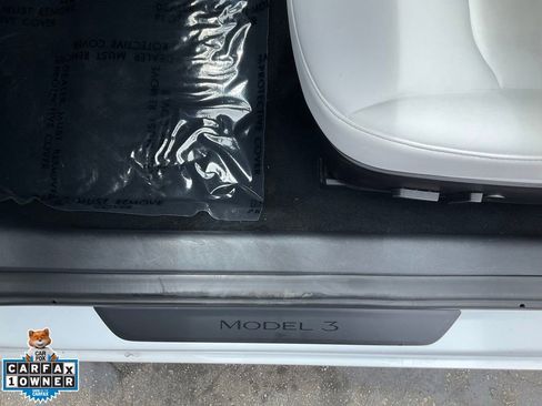 Used 2022 Tesla Model 3 Standard Range RWD image 15