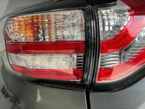 Used 2018 Nissan Murano Platinum image 37