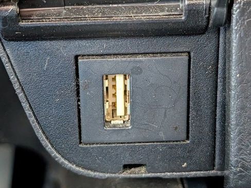 Used 2023 Toyota Camry SE w/ Convenience Package image 18