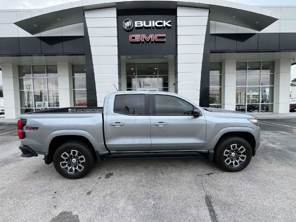 Certified 2023 Chevrolet Colorado Z71 w/ Z71 Convenience Package 2 AWD/4WD image 2