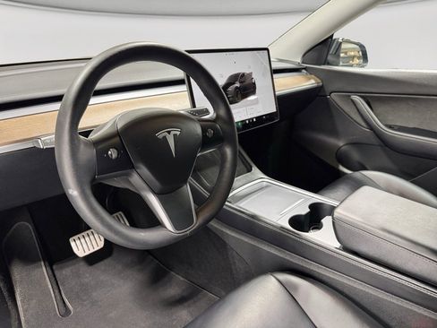 Used 2022 Tesla Model Y Performance image 16
