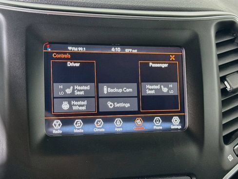Used 2019 Jeep Cherokee Latitude Plus w/ Cold Weather Group AWD/4WD image 10