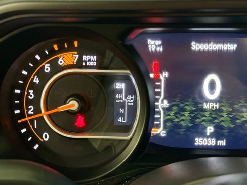 Used 2024 Jeep Wrangler Unlimited Rubicon AWD/4WD image 13