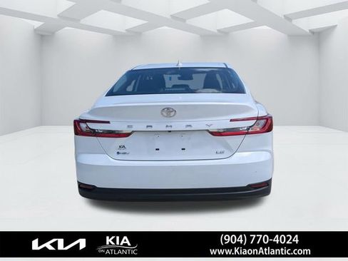 Used 2025 Toyota Camry LE image 4
