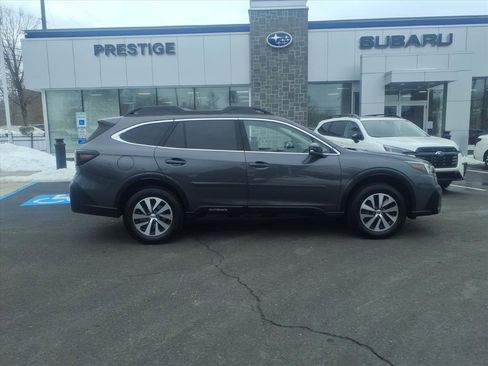 Used 2020 Subaru Outback Premium image 2
