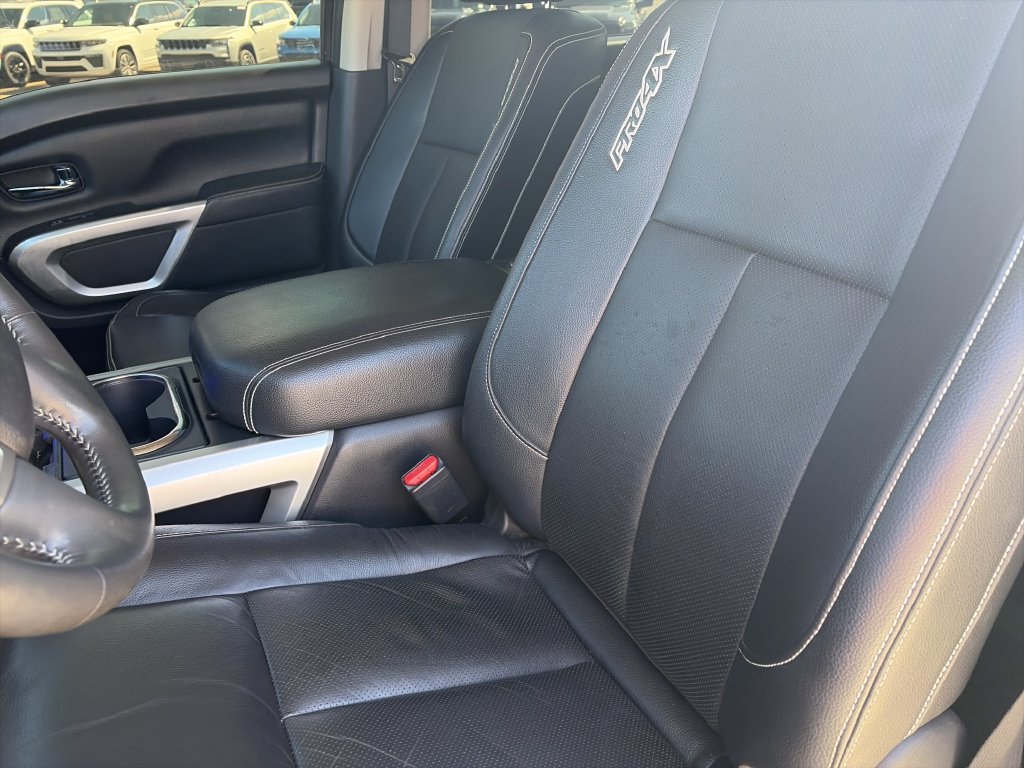 Used 2017 Nissan Titan PRO-4X w/ Pro-4x Convenience Package AWD/4WD image 11