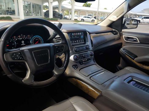 Used 2017 GMC Yukon XL Denali w/ Open Road Package AWD/4WD image 20