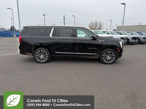 Used 2025 GMC Yukon XL Denali image 4