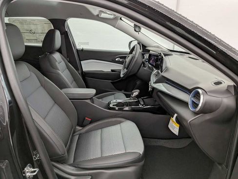 New 2026 Chevrolet Trax LT w/ Driver Confidence Package image 22