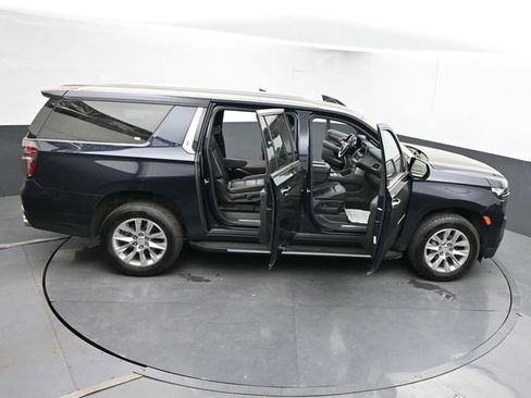 Used 2023 Chevrolet Suburban Premier AWD/4WD image 71