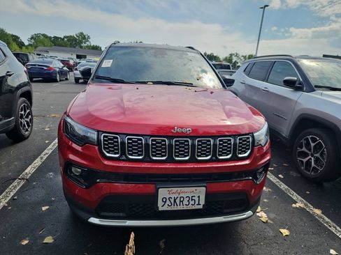 Used 2025 Jeep Compass Limited AWD/4WD image 2