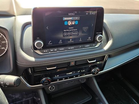 Used 2023 Nissan Rogue SV FWD image 24