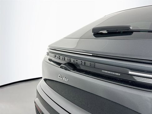 Certified 2024 Porsche Macan Turbo Electric AWD/4WD image 17