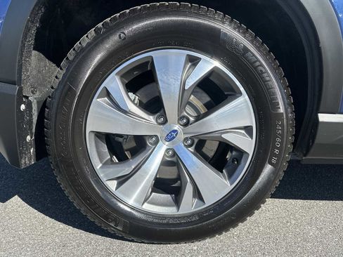 Used 2020 Subaru Ascent Premium w/ Convenience Package image 6