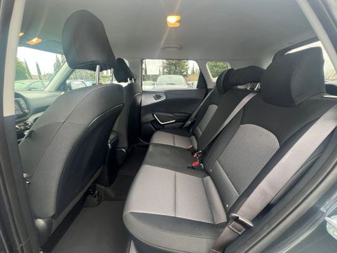 Used 2025 Kia Soul LX w/ LX Technology Package image 21