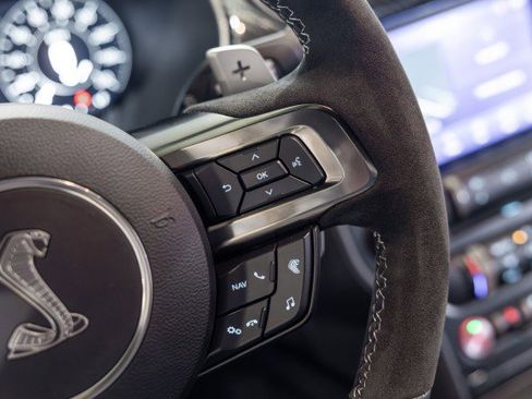 Used 2021 Ford Mustang Shelby GT500 w/ Carbon Fiber Track Pack image 45