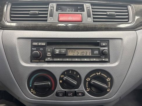 Used 2002 Mitsubishi Lancer ES image 12