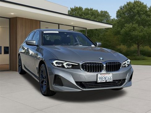 Used 2025 BMW 330i Sedan w/ Convenience Package image 4