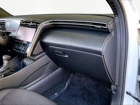 Used 2023 Hyundai Santa Cruz SEL Premium image 18