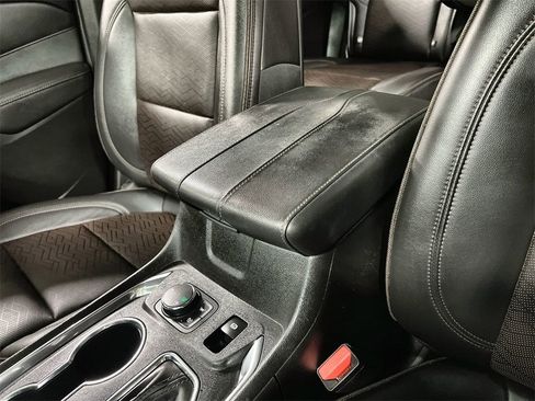 Used 2023 Chevrolet Traverse High Country w/ LPO, Floor Liner Package image 39