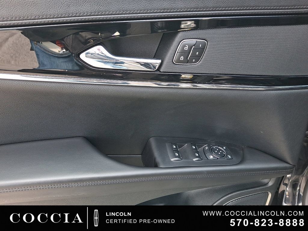 Certified 2023 Lincoln Nautilus AWD image 12
