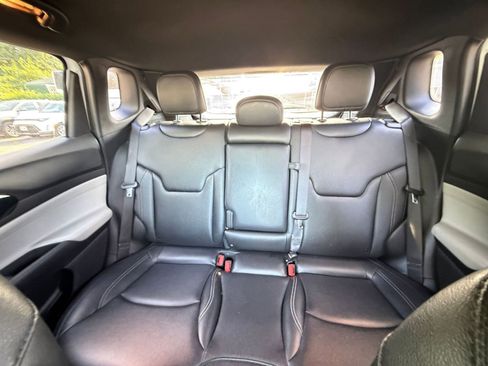 Used 2025 Jeep Compass Limited AWD/4WD image 38