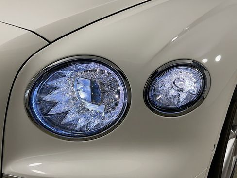 Used 2022 Bentley Flying Spur V8 AWD/4WD image 49