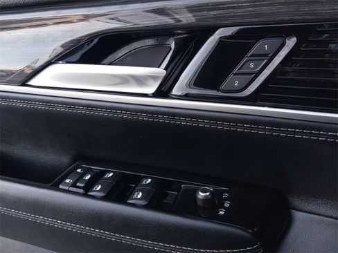 Used 2022 Jeep Wagoneer Series III w/ Rear Seat Video Group 1 image 22