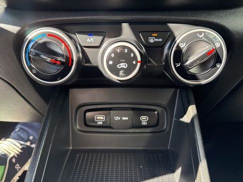 Used 2026 Hyundai Venue SE image 30