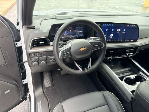 New 2026 Chevrolet Tahoe Premier w/ Sun And Tow Package AWD/4WD image 5