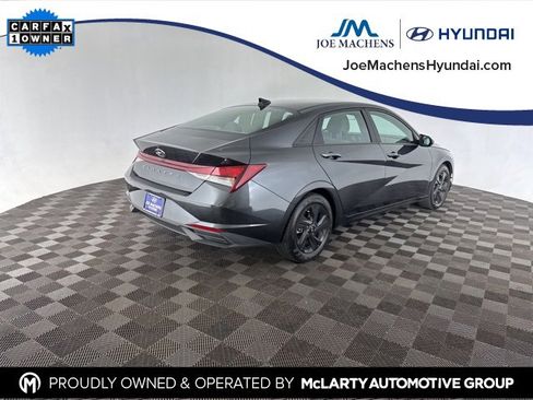 Certified 2022 Hyundai Elantra SEL image 6
