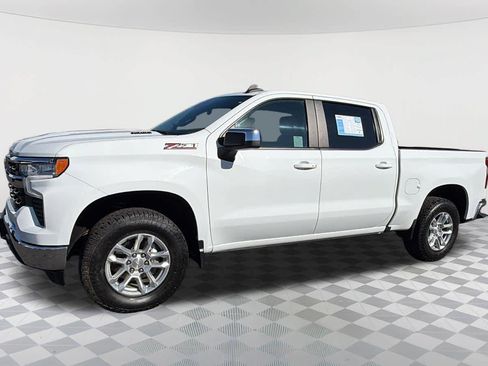 Used 2022 Chevrolet Silverado 1500 LT AWD/4WD image 8