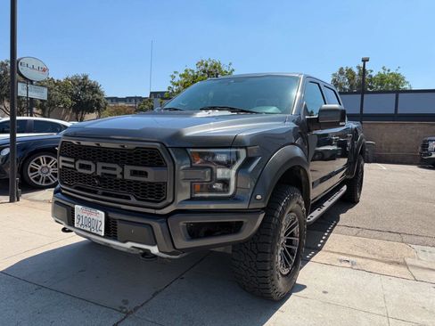 Used 2019 Ford F150 Raptor w/ Equipment Group 802A Luxury AWD/4WD image 5
