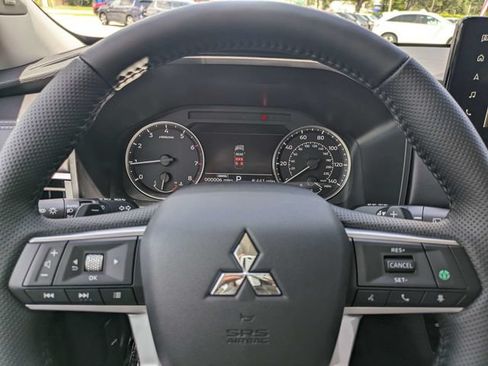 New 2026 Mitsubishi Outlander SE FWD image 24