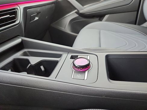 Certified 2025 Volkswagen Tiguan SE image 20