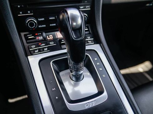Used 2019 Porsche 911 Carrera 4 AWD/4WD image 23
