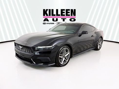 Used 2025 Ford Mustang Premium image 3