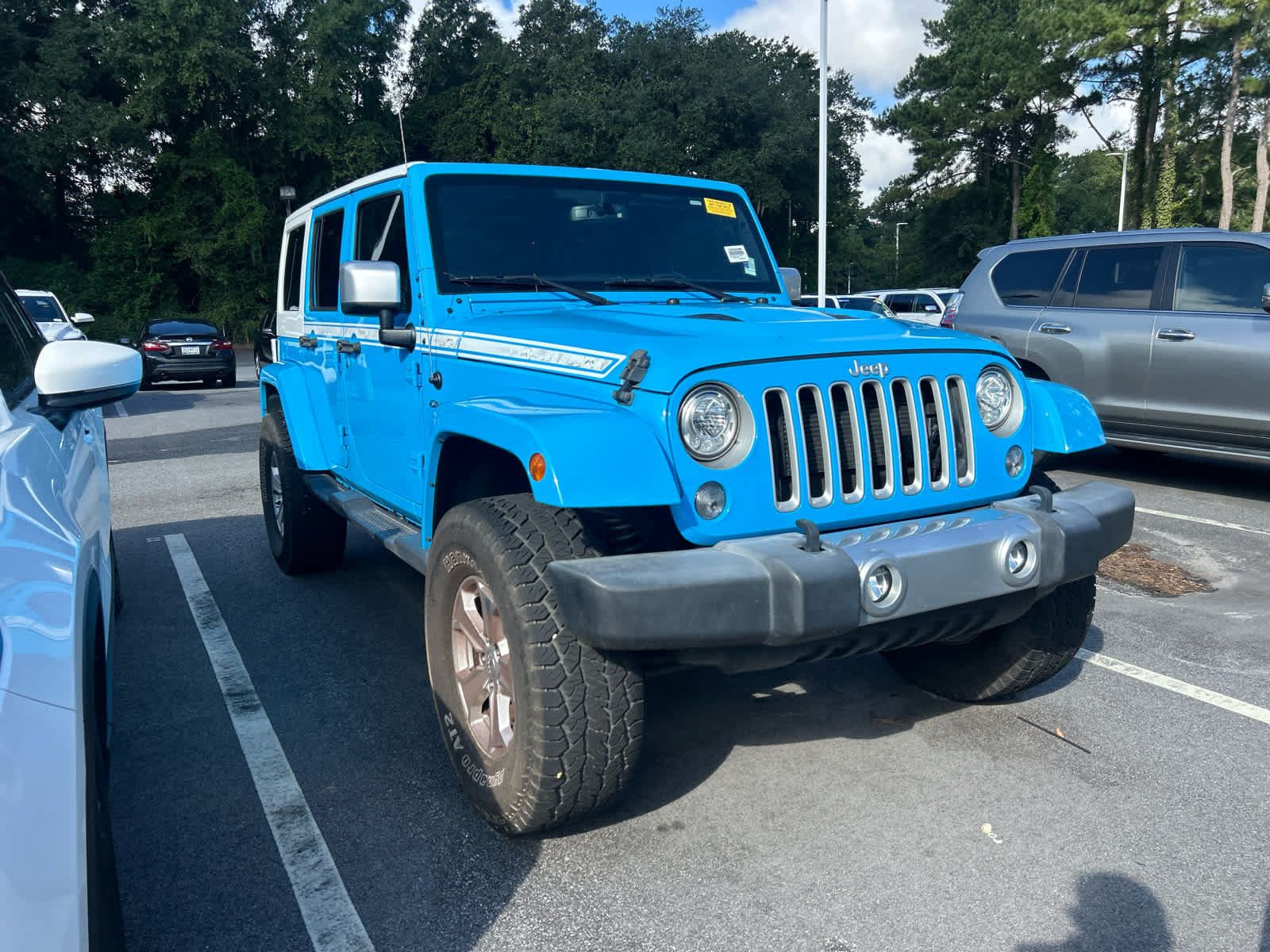 Used 2017 Jeep Wrangler Unlimited Sahara w/ Quick Order Package 24E Chief AWD/4WD image 6