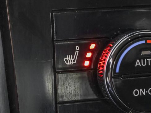 Used 2021 Nissan Armada SL w/ Captain's Chairs Package AWD/4WD image 11