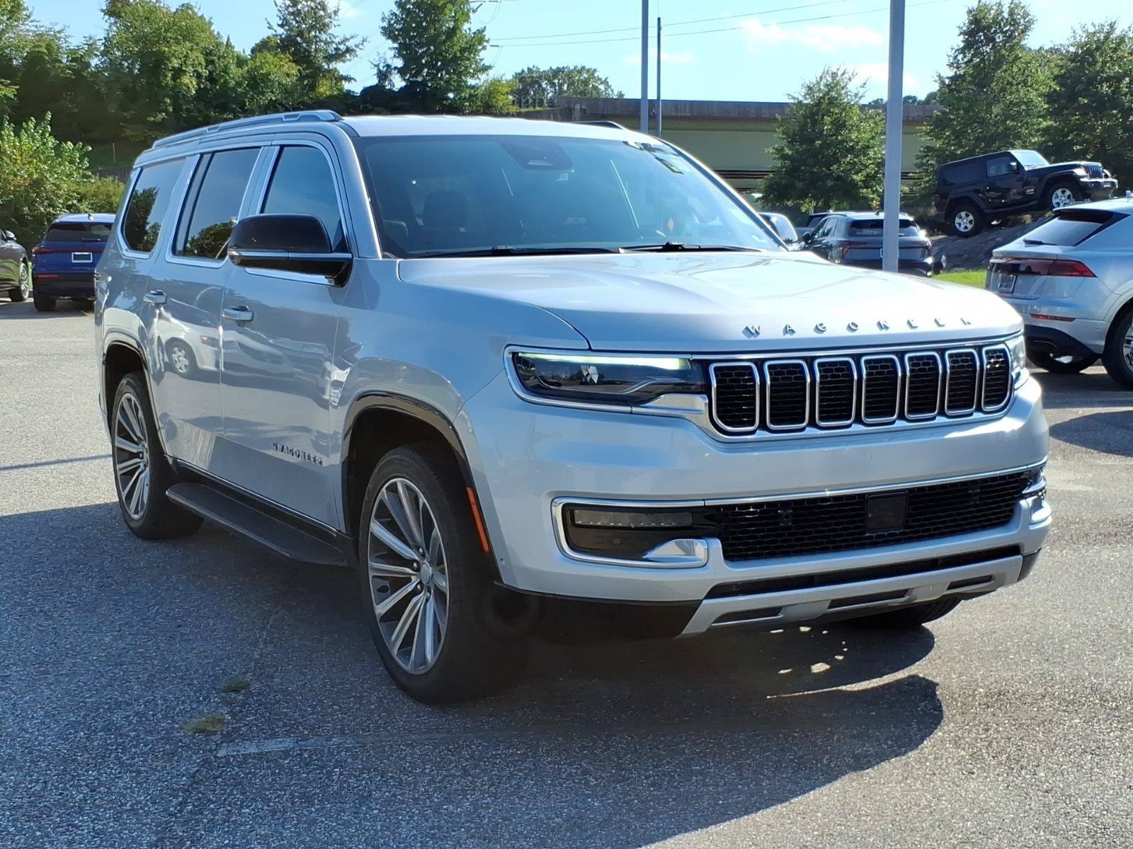 Used 2023 Jeep Wagoneer Series II AWD/4WD image 5