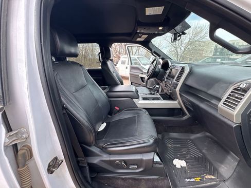 Used 2015 Ford F150 Lariat image 14