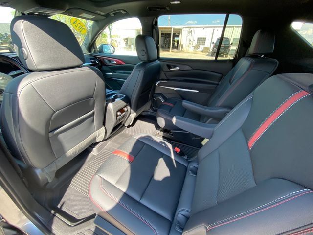Used 2024 Chevrolet Traverse RS w/ LPO, Floor Liner Package FWD image 13