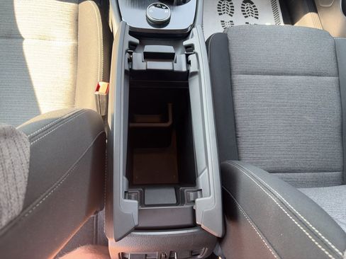 Used 2023 Nissan Rogue SV AWD/4WD image 33
